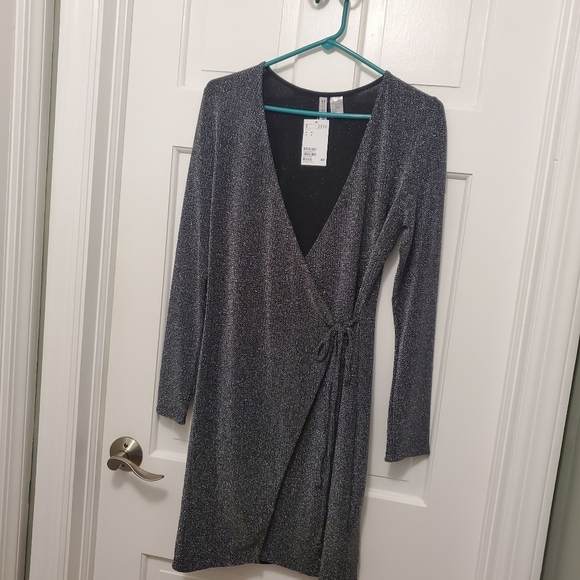 NWT H&M Divided Black With Silver Sparkles Wrap Tie Short Dress Size Med Ret $25 - Picture 8 of 11